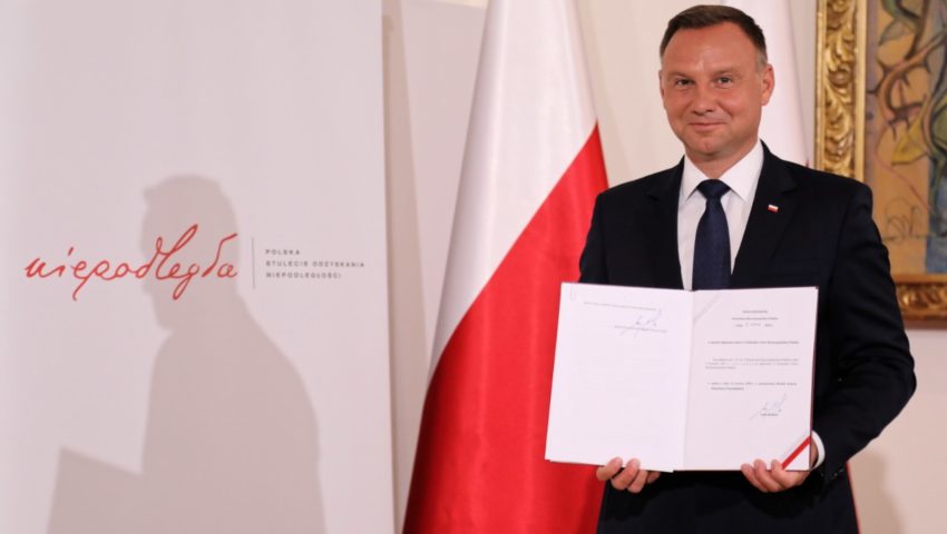 Prezydent podpisał "piękną ustawę". Wprowadzi Medal Stulecia Odzyskanej Niepodległości