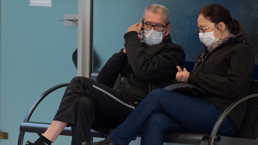 Szpitale będą przyjmować tylko ciężkie przypadki związane z Covid-19. “Przestaniemy hospitalizować niektórych zakażonych pacjentów”