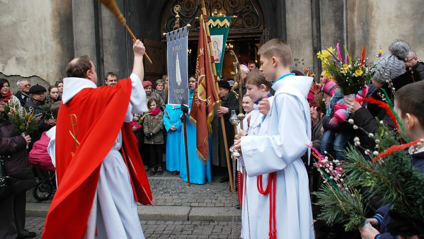 Rzecznik KEP zachęca do domowej modlitwy podczas Niedzieli Palmowej