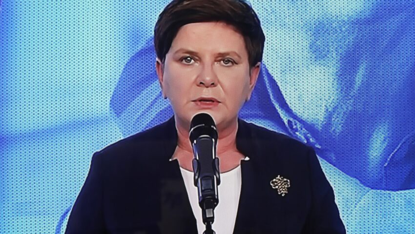 Pilne! Beata Szydło rzuca rękawicę opozycji. Żąda od polityków deklaracji w sprawie utrzymania 500+ i utrzymania wieku emerytalnego