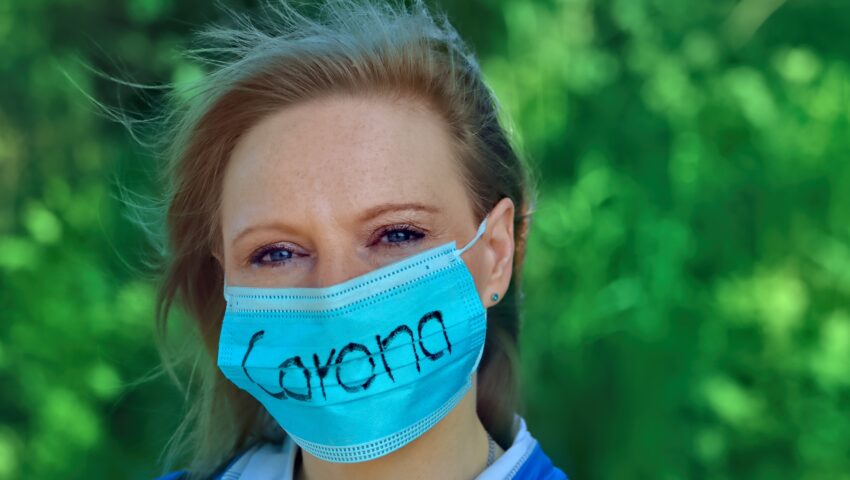 Władze amerykańskiego hrabstwa wprowadziły obowiązek noszenia maseczek, w ramach walki z rasizmem zwolniły z niego czarnoskórych