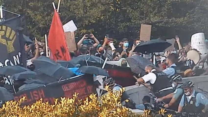 To już wojna domowa? Antifa przygotowała zasadzkę na policjantów, 18 trafiło do szpitala