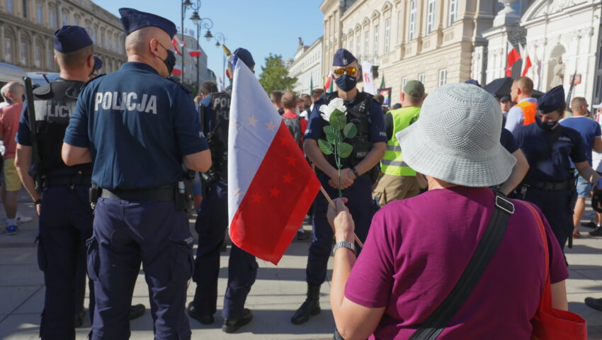 W Warszawie protestowali przeciwko noszeniu maseczek