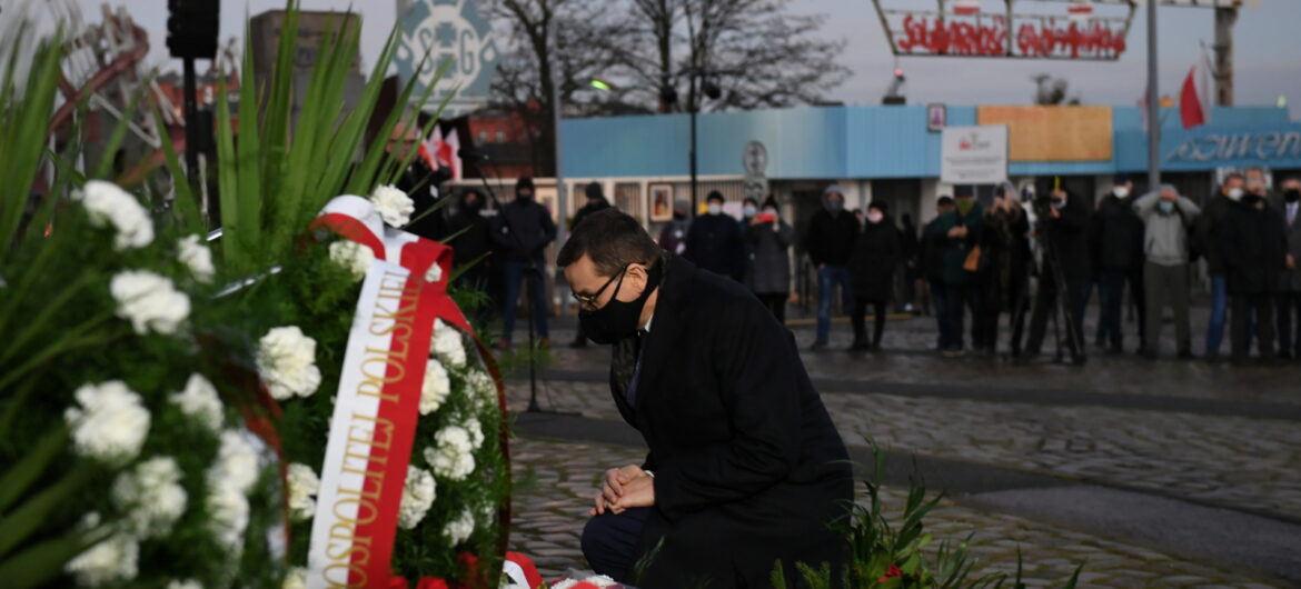 Premier w rocznicę Grudnia’70: sądy III RP nie były w stanie rozliczyć winnych masakry