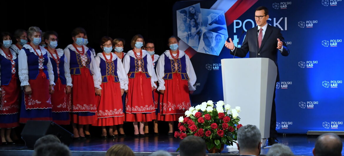 PiS mocno do góry. Nowy sondaż nie jest zbyt wesoły dla opozycji
