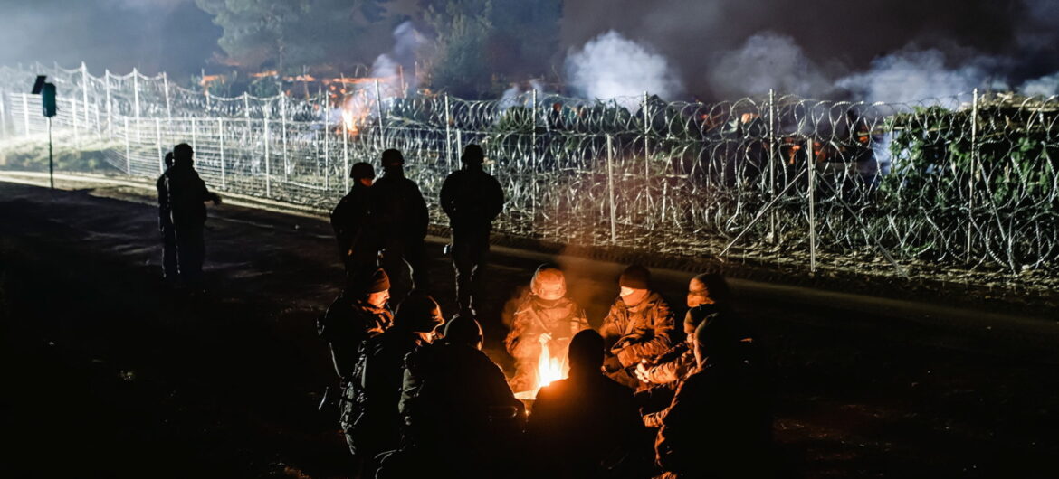 Nielegalni imigranci wdarli się do Polski, zaatakowali policjantów