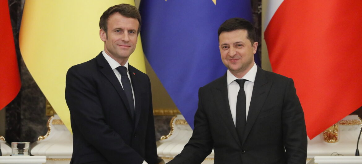 Macron przenocował w Moskwie. Zełenski nie ukrywał, że mu się to nie podoba