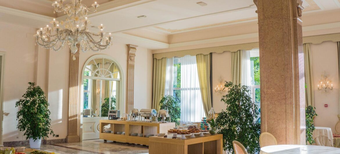 Powstanie nowy hotel dla posłów. W aktualnym parlamentarzyści skarżą się na małe metraże, nieszczelne okna i brak aneksów kuchennych
