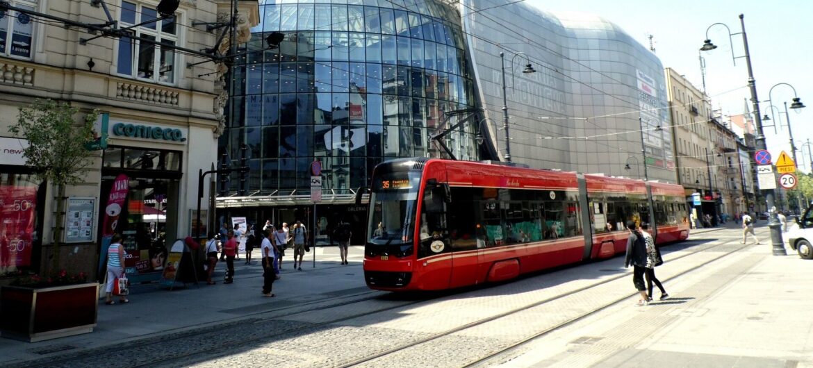 Ukradł tramwaj i pojechał nim do innego miasta. Po drodze zabierał pasażerów