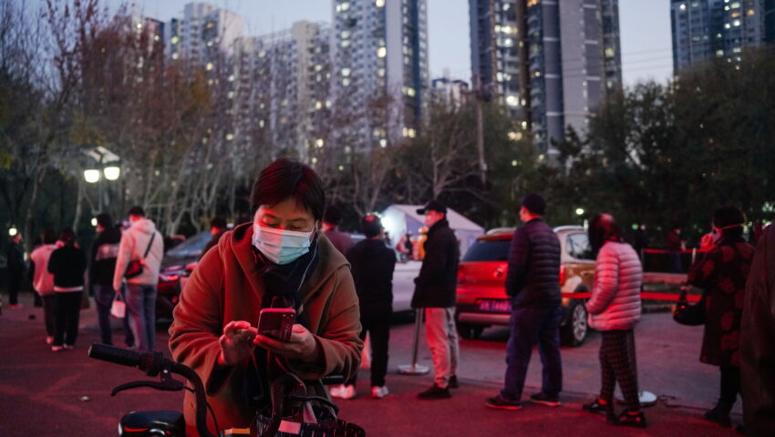 Chińczycy buntują się przeciwko lockdownom covidowym w Kantonie. Zbrojna policja stłumiła protesty