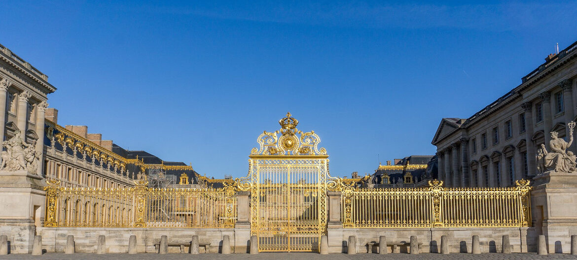 wejście na teren Pałacu Wersalskiego