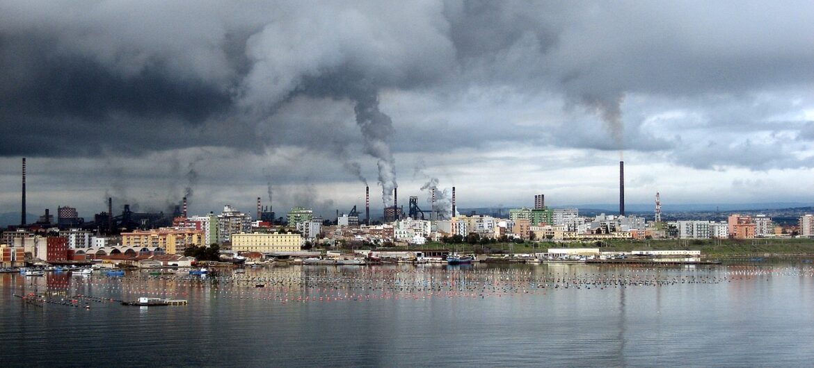 TSUE nakazał wstrzymanie produkcji w największej hucie w Europie