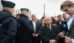 Jarosław Kaczyński: do działania obecnych służb nie można mieć zaufania