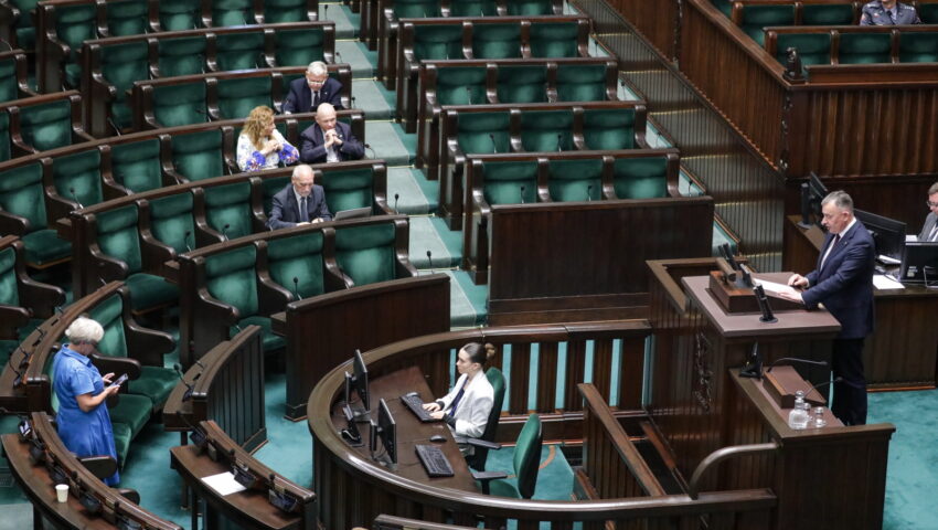 “Seniorzy mają prawo czuć się dzisiaj oszukani i to podwójnie”