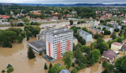 W całej Polsce zbiórki dla powodzian. Gdzie można wpłacać pieniądze?