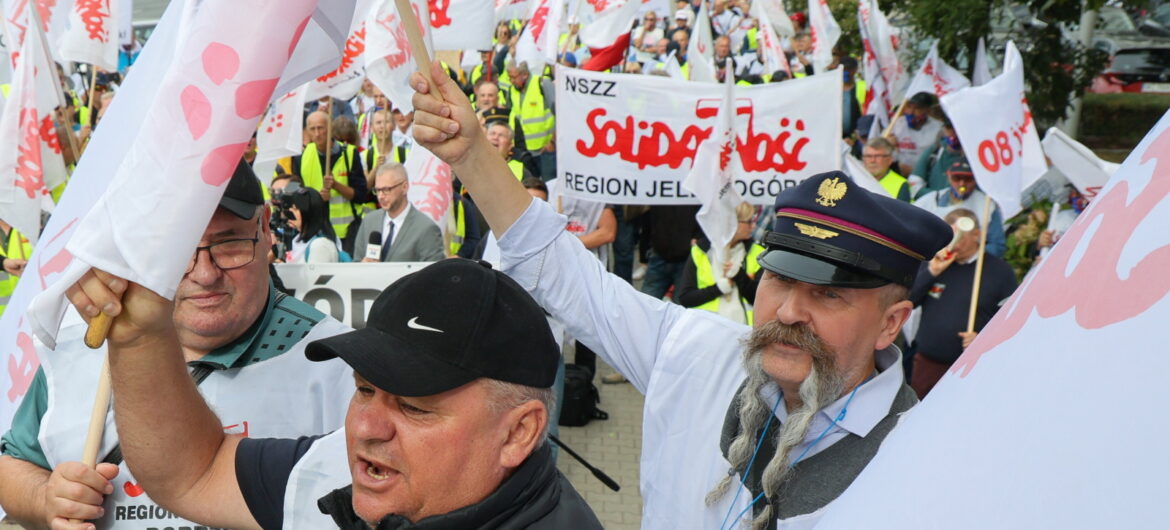 Fala zwolnień w polskich spółkach. “Taka sytuacja absolutnie nie powinna się zdarzyć”