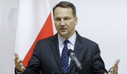 Sikorski: godne pochowanie ofiar rzezi wołyńskiej to kwestia europejskiego kodu kulturowego