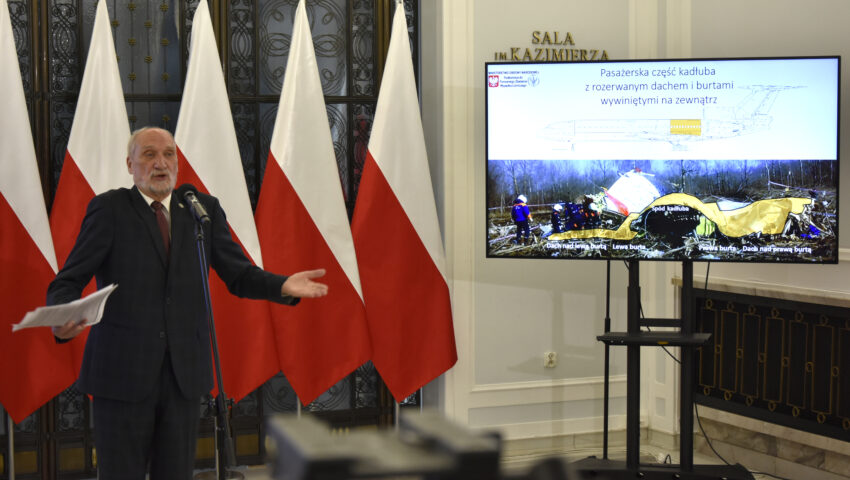 Czarzasty: złożyłem wniosek do prezydenta o odebranie Macierewiczowi Orderu Orła Białego