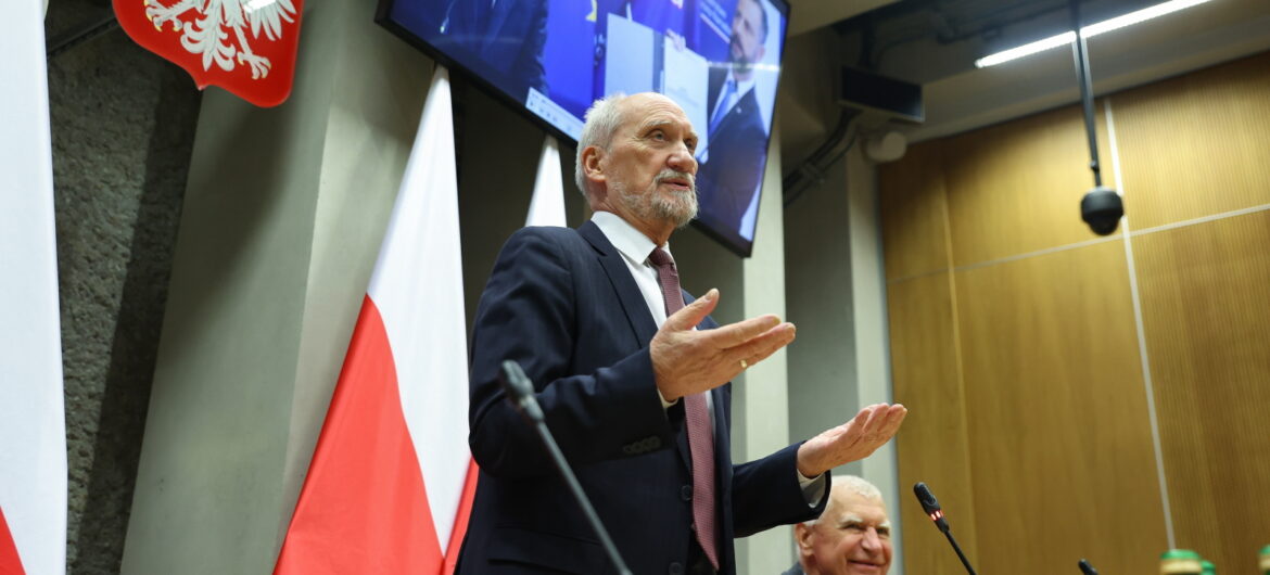 Antoni Macierewicz: jestem nazywany osobą dzielącą Polaków, bo pokazuję prawdę o zbrodni