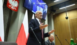 Antoni Macierewicz: jestem nazywany osobą dzielącą Polaków, bo pokazuję prawdę o zbrodni