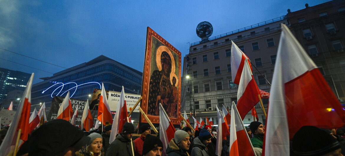 Niemal 100 tys. uczestników Marszu Niepodległości