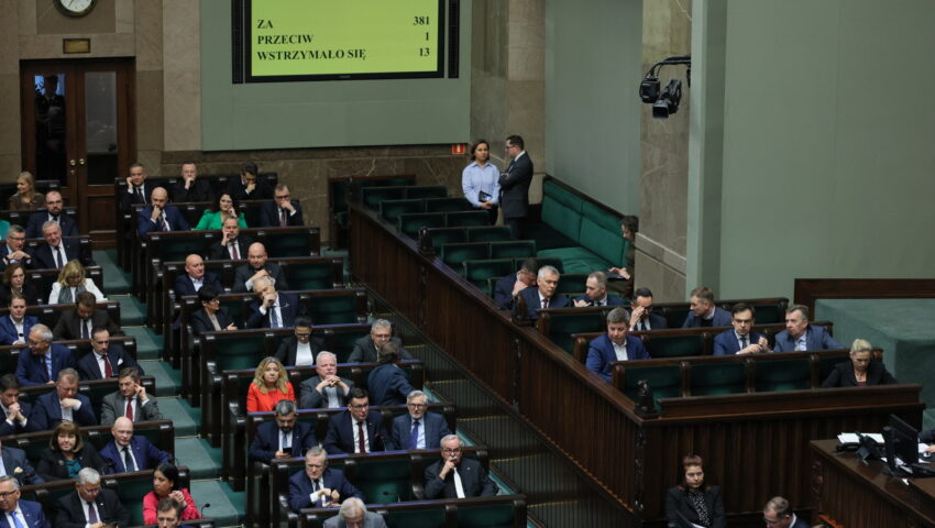 “Nie ma zgody na to, by zmuszać Polki i Polaków do dodatkowej pracy w niedzielę”