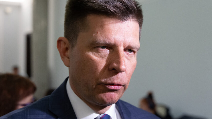 Ryszard Petru w dyskoncie. Podpisał umowę na pracę w Wigilię