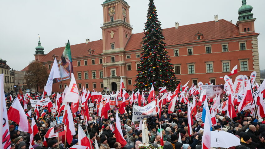 “Tak dla edukacji, nie dla deprawacji” – protest przeciwko edukacji zdrowotnej w szkołach