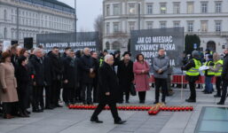 Jarosław Kaczyński podczas miesięcznicy smoleńskiej: ci, którzy zakłócają miesięcznice, to agentura Putina