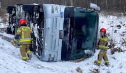 Groźny wypadek autokaru w Ustrzykach Górnych. 19 osób trafiło do szpitala