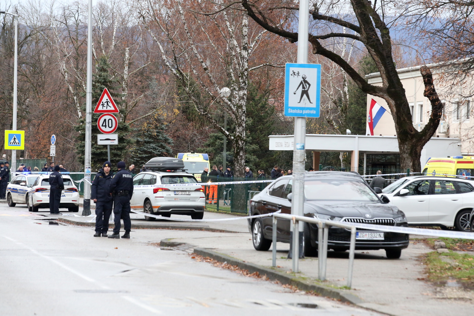 Nożownik w szkole ranił pięcioro dzieci i nauczycielkę, nie żyje siedmiolatka