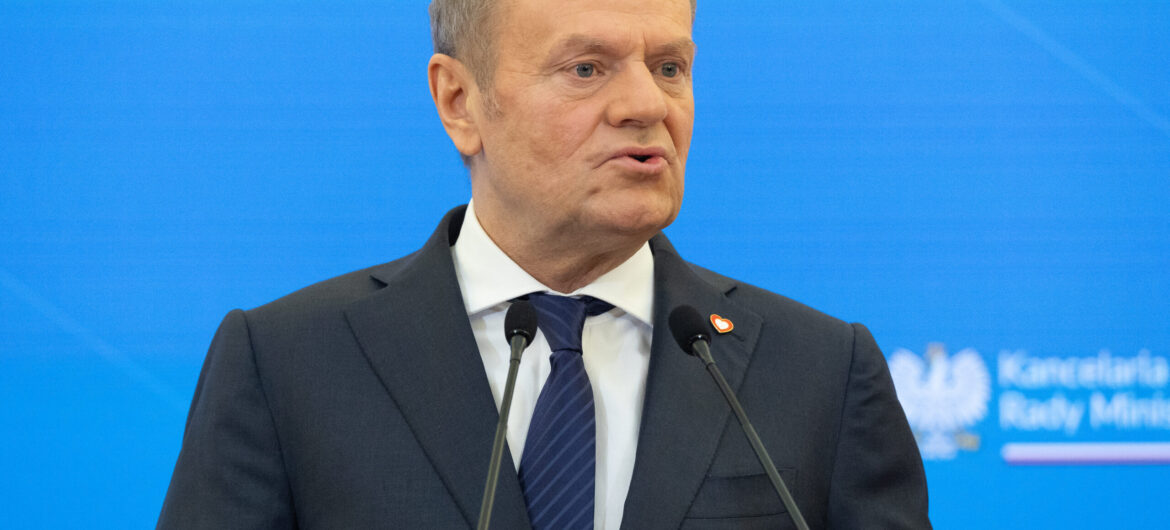 Tusk ogłosił “definitywną” decyzję ws. paktu migracyjnego – “I nie ma co robić z tego polityki”