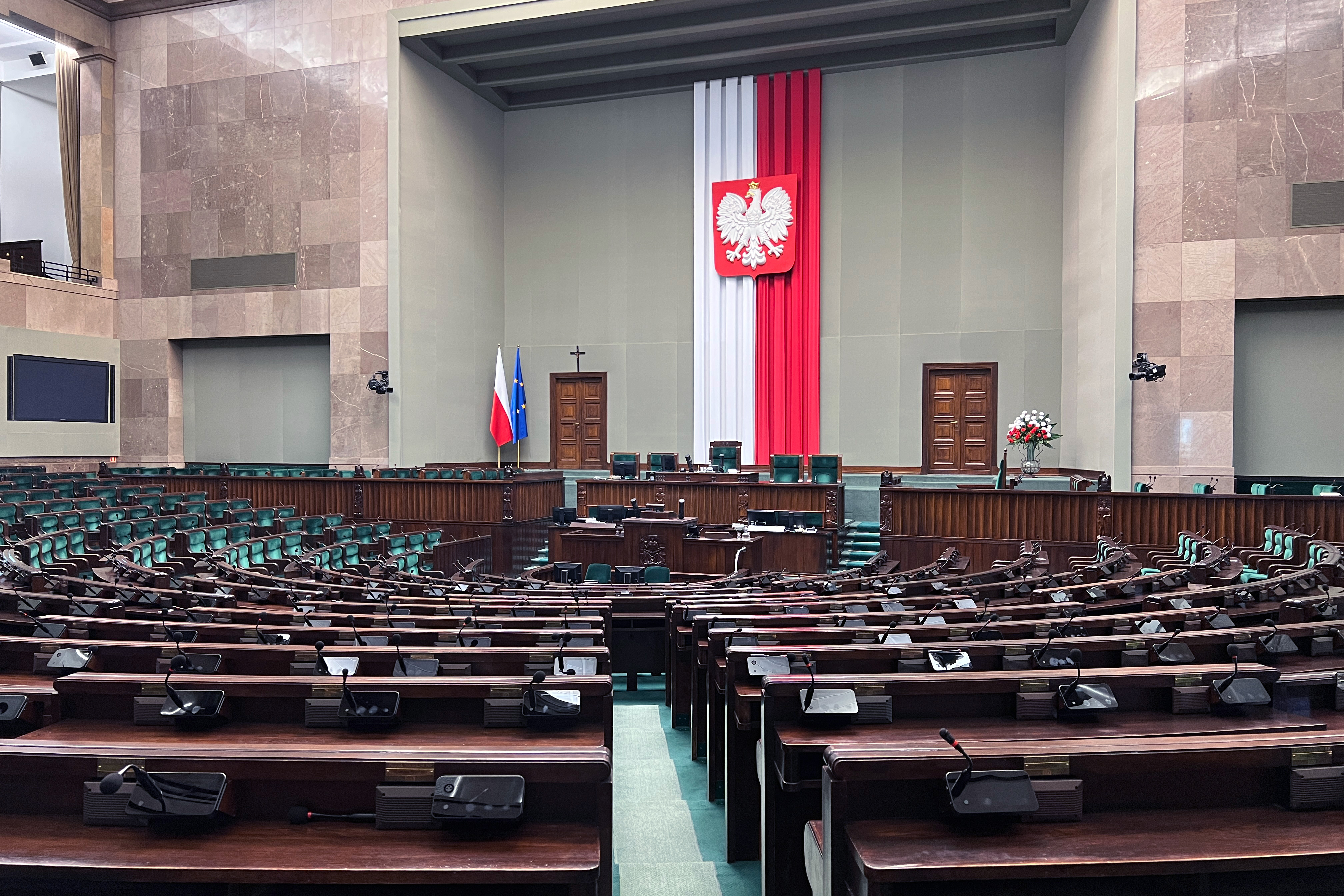 Nowy sondaż CBOS i sensacyjny remis