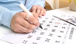 Kandydat na prezydenta nie wie, kiedy się urodził? “Podał błędną datę”