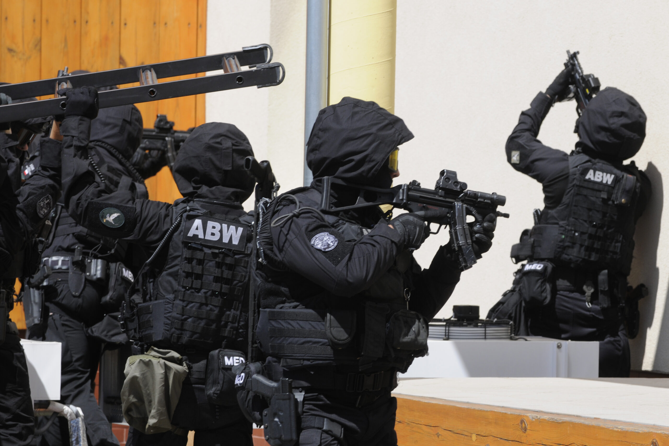 Nowe znalezisko w miejscu sabotażu na torach. Zajmie się nim ABW i SKW