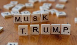 Musk traci miliardy. To efekt przepychanek z Trumpem