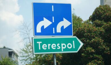 Napisy cyrylicą na dronie, który spadł koło Terespola