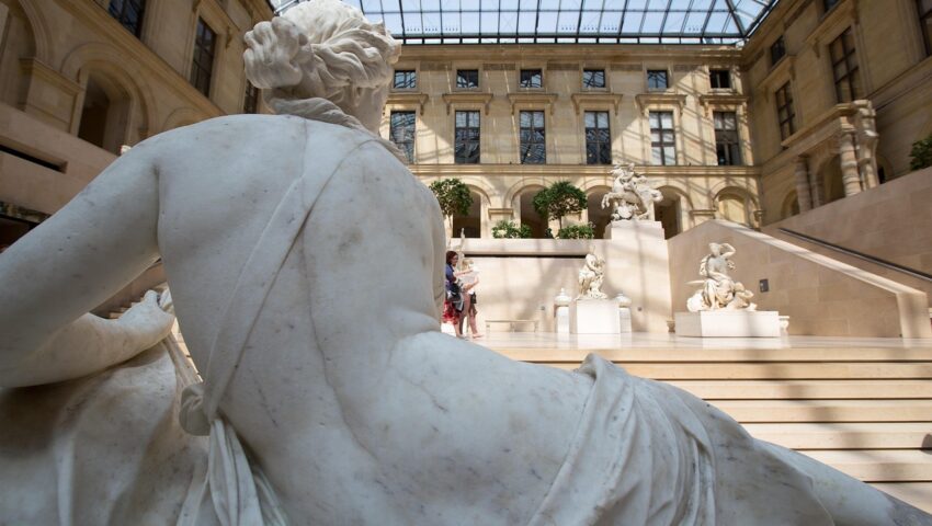 Skok na Luwr. Policja zatrzymała kolejne osoby