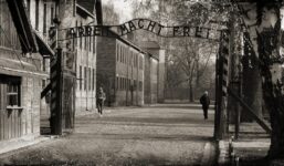 Niemcy wycofują się ze skandalicznej aukcji przedmiotów ofiar Holocaustu