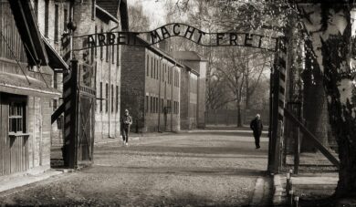 Niemcy wycofują się ze skandalicznej aukcji przedmiotów ofiar Holocaustu