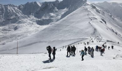 Nieodpowiedzialne “rozrywki” świątecznych urlopowiczów. Proszą się o tragedię