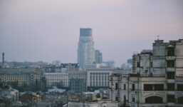 Rosja wystrzeliła rakiety na Kijów. To jeden z największych ataków od początku wojny