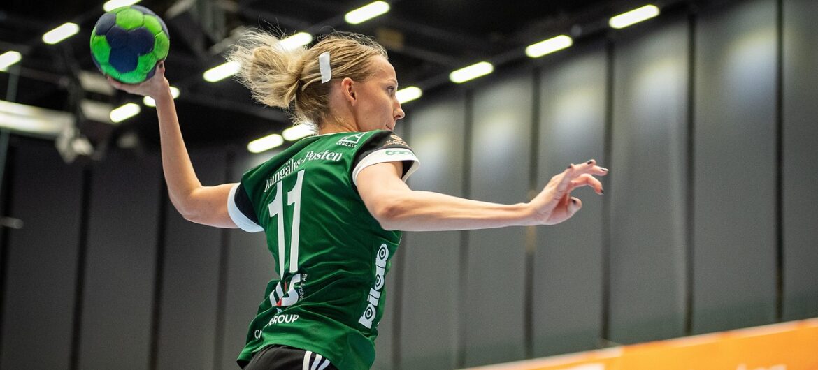 Do hymnu, wystąp? Piłkarki ukarane grzywną