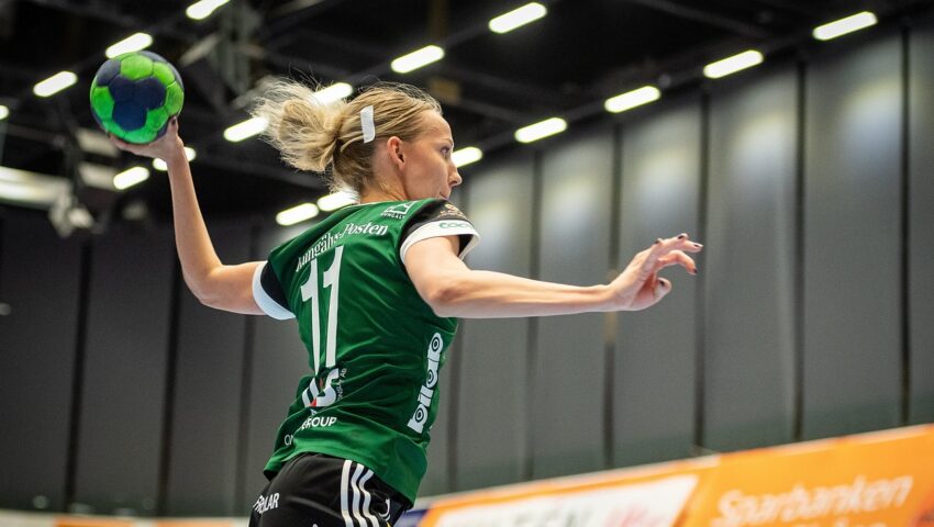 Do hymnu, wystąp? Piłkarki ukarane grzywną