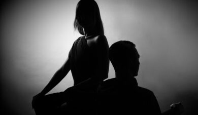 Francuzi rezygnują z “obowiązku małżeńskiego”