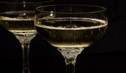 Amerykanie muszą zapomnieć o szampanie? Trump zdradził treść SMS-a od Macrona